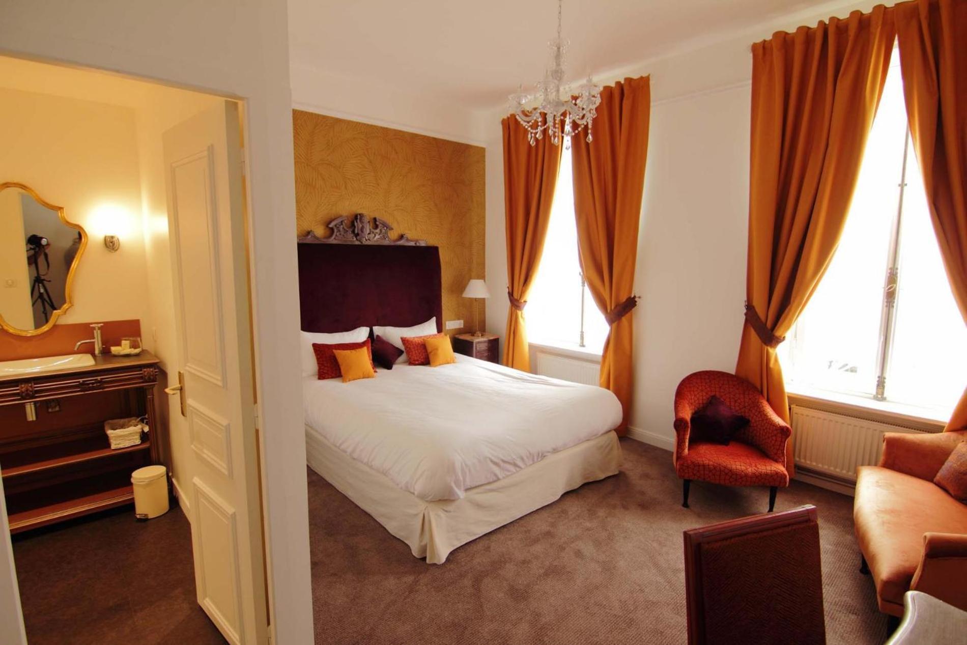 Logis Hotel Les Fuchsias Saint-Vaast-la-Hougue Εξωτερικό φωτογραφία