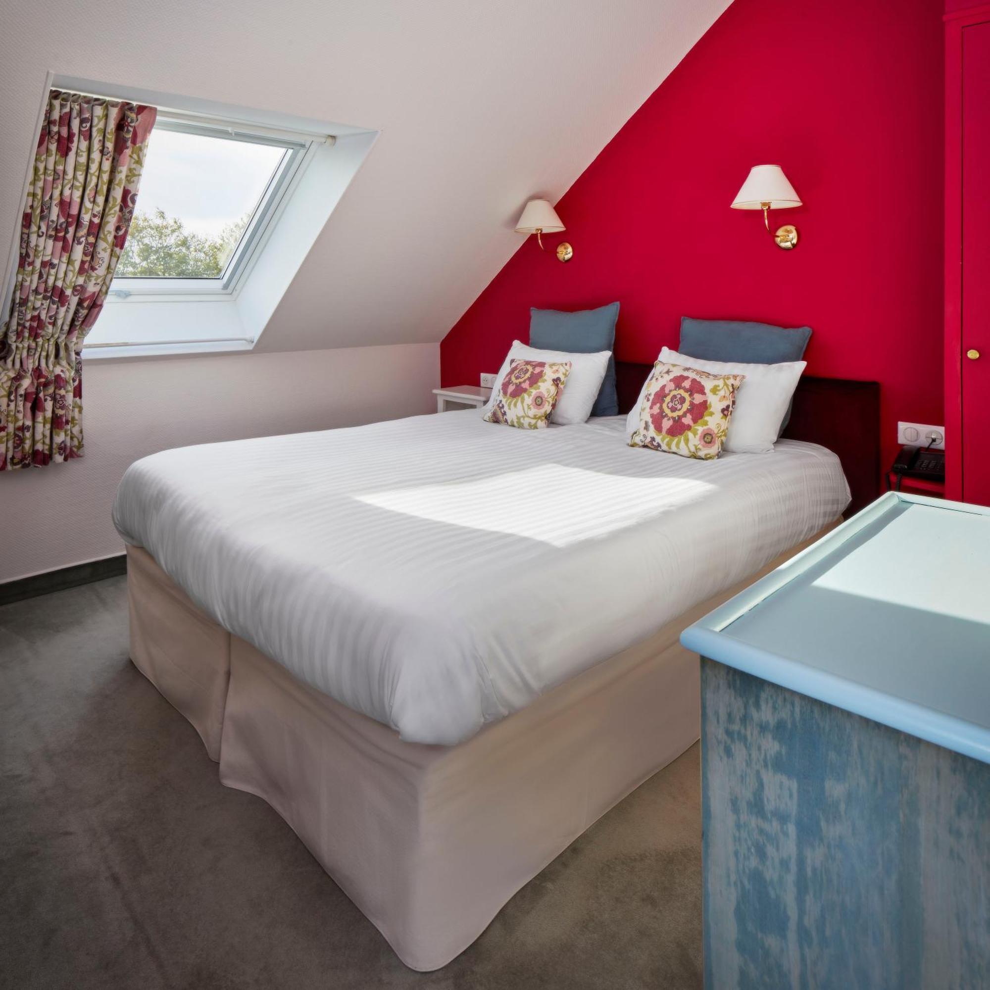 Logis Hotel Les Fuchsias Saint-Vaast-la-Hougue Εξωτερικό φωτογραφία